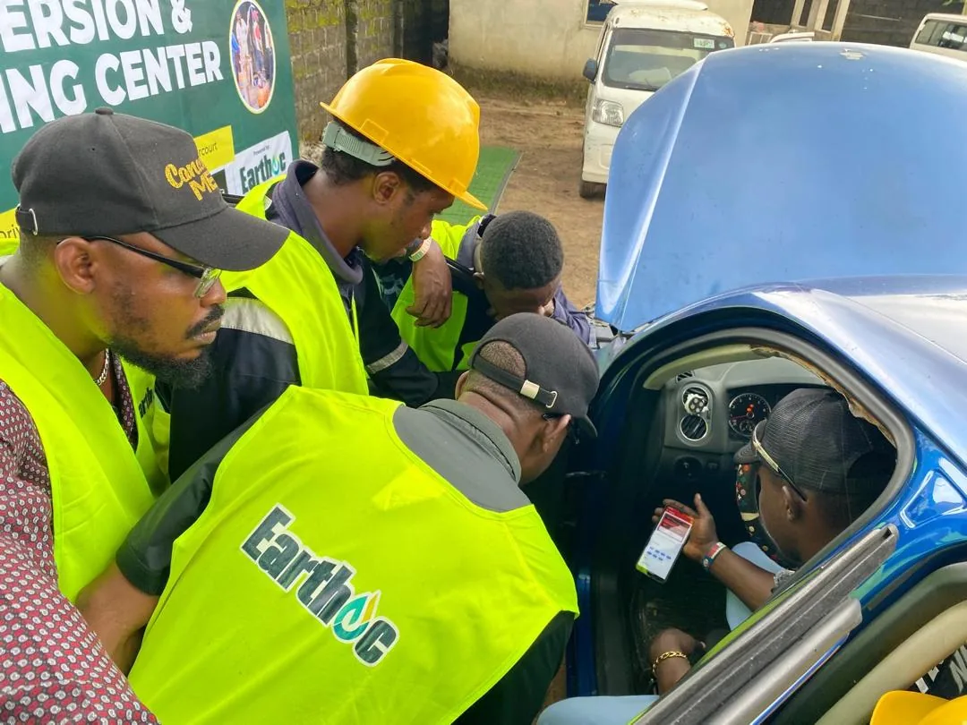 Earthoc trainees carrying out a practical CNG vehicle-system inspection